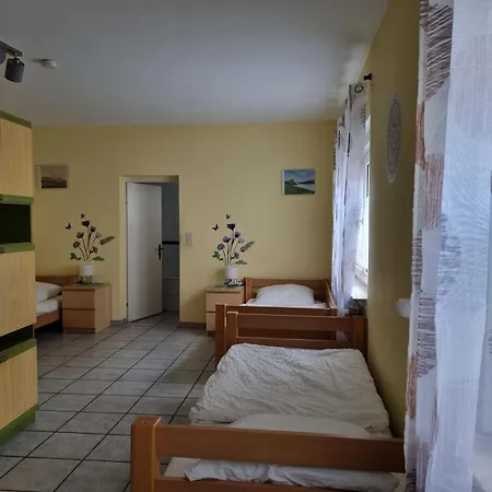 1-16 Personen, 23km Bis Ffm-nord *